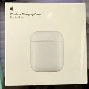 New unopened wireless charging Apple AirPods CASE